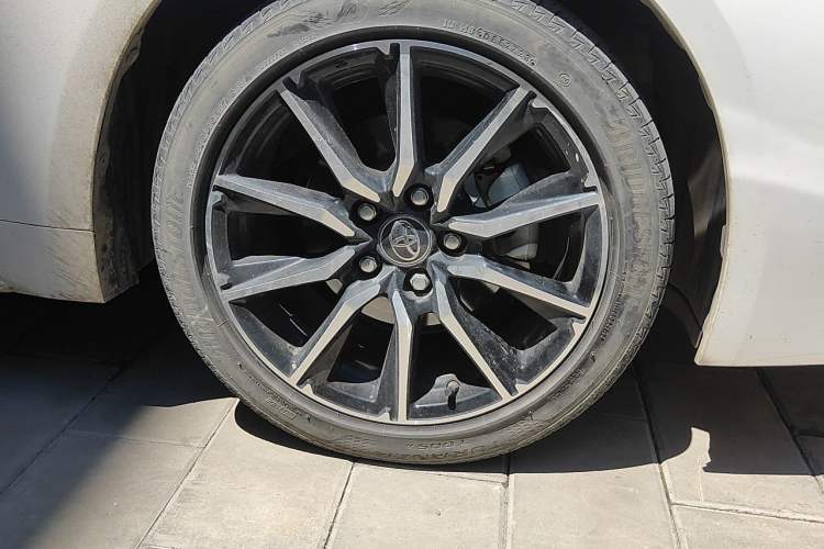 Used Toyota Levin 2023 Smart Electric Hybrid Dual-Engine 1.8L Sport Edition Right Front Wheel Hub