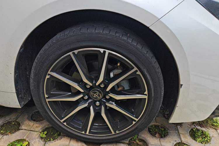 Used Toyota Levin 2023 Smart Electric Hybrid Dual-Engine 1.8L Sport Edition Right Front Wheel Hub