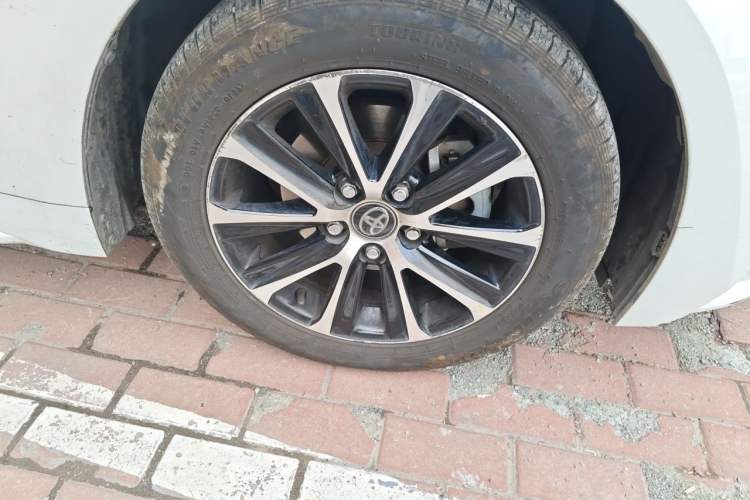 Used Toyota Levin 2023 Smart Electric Hybrid Dual-Engine 1.8L Luxury Edition Right Front Wheel Hub