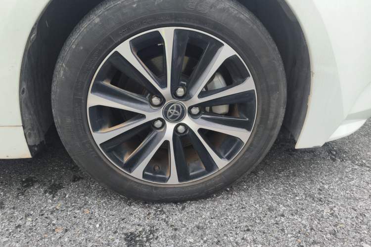 Used Toyota Levin 2023 Smart Electric Hybrid Dual-Engine 1.8L Luxury Edition Right Front Wheel Hub