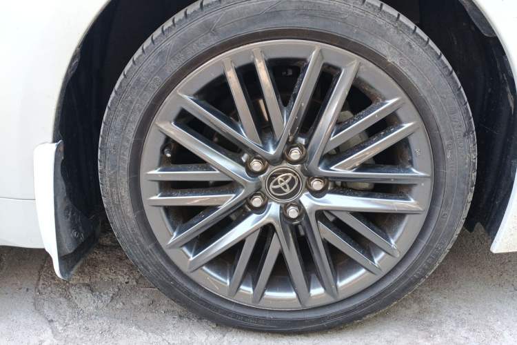 Used Toyota Levin 2023 Revised Version 2.0L Luxury Edition Right Front Wheel Hub
