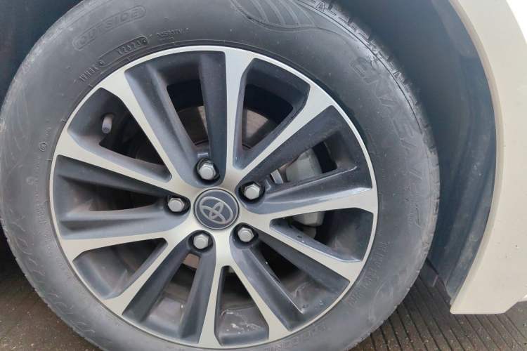 Used Toyota Levin 2023 Smart Electric Hybrid Dual-Engine 1.8L Luxury Edition Right Front Wheel Hub