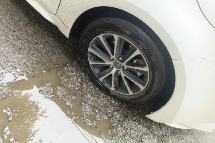 Used Toyota Levin 2023 Smart Electric Hybrid Dual-Engine 1.8L Luxury Edition Right Front Wheel Hub