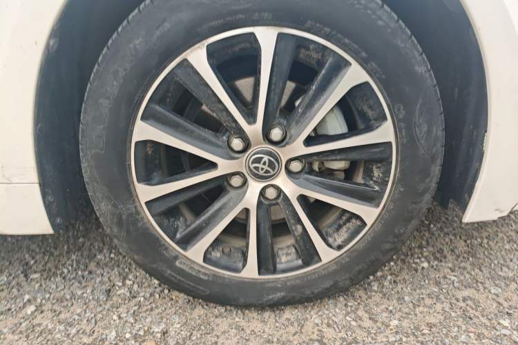 Used Toyota Levin 2023 Smart Electric Hybrid Dual-Engine 1.8L Luxury Edition Right Front Wheel Hub
