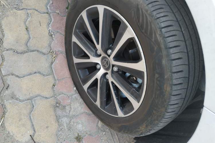 Used Toyota Levin 2023 185T CVT Luxury Edition Right Front Wheel Hub
