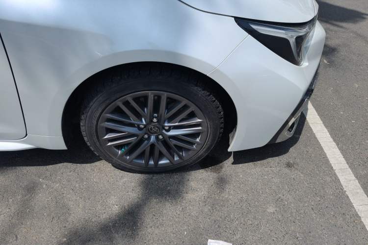 Used Toyota Levin 2023 2.0L Luxury Edition Right Front Wheel Hub