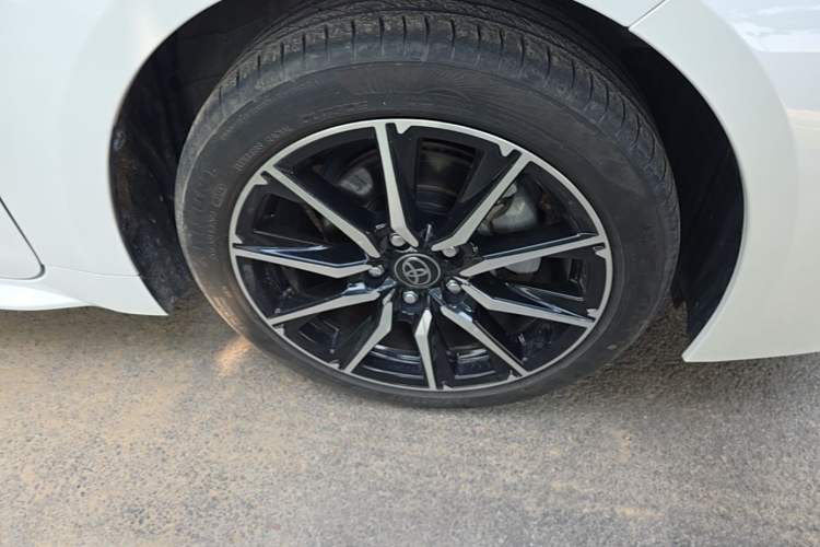 Used Toyota Levin 2023 Smart Electric Hybrid Dual-Engine 1.8L Sport Edition Right Front Wheel Hub