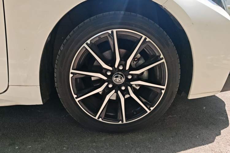 Used Toyota Levin 2023 Smart Electric Hybrid Dual-Engine 1.8L Sport Edition Right Front Wheel Hub