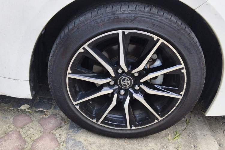 Used Toyota Levin 2023 Smart Electric Hybrid Dual-Engine 1.8L Sport Edition Right Front Wheel Hub