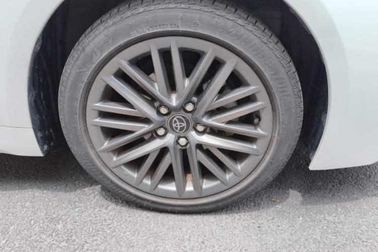 Used Toyota Levin 2023 Revised Version 2.0L Luxury Edition Right Front Wheel Hub