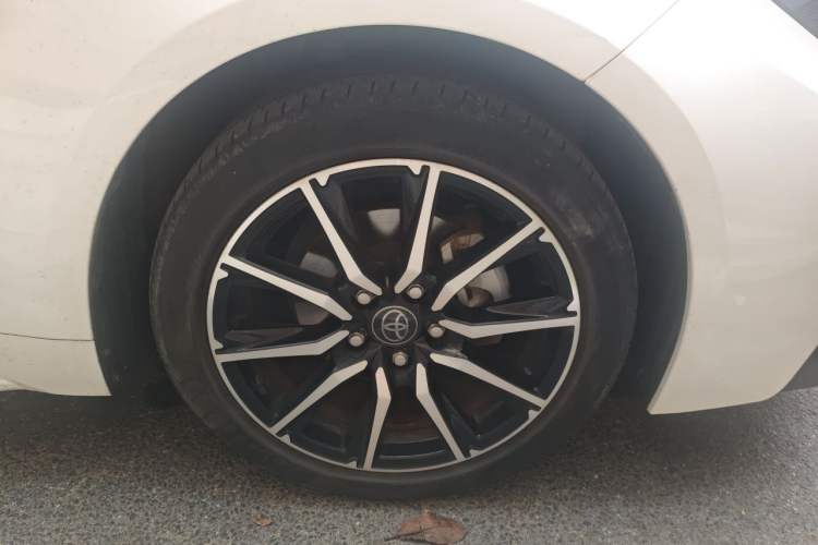 Used Toyota Levin 2023 Smart Electric Hybrid Dual-Engine 1.8L Sport Edition Right Front Wheel Hub
