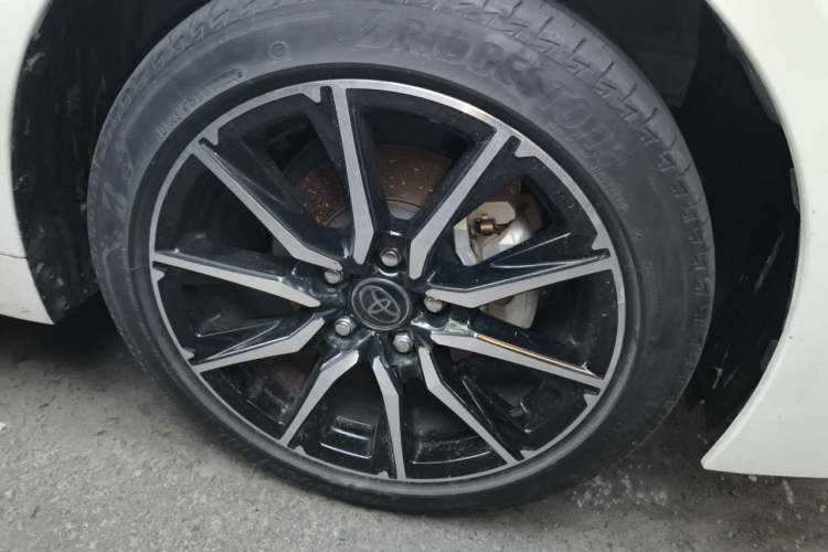 Used Toyota Levin 2023 Smart Electric Hybrid Dual-Engine 1.8L Sport Edition Right Front Wheel Hub
