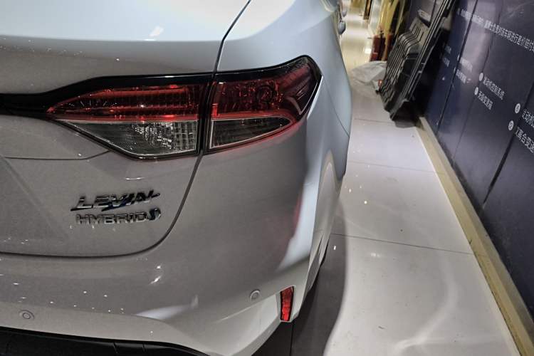 Used Toyota Levin 2023 Smart Electric Hybrid Dual-Engine 1.8L Luxury Edition Right Rear Taillight