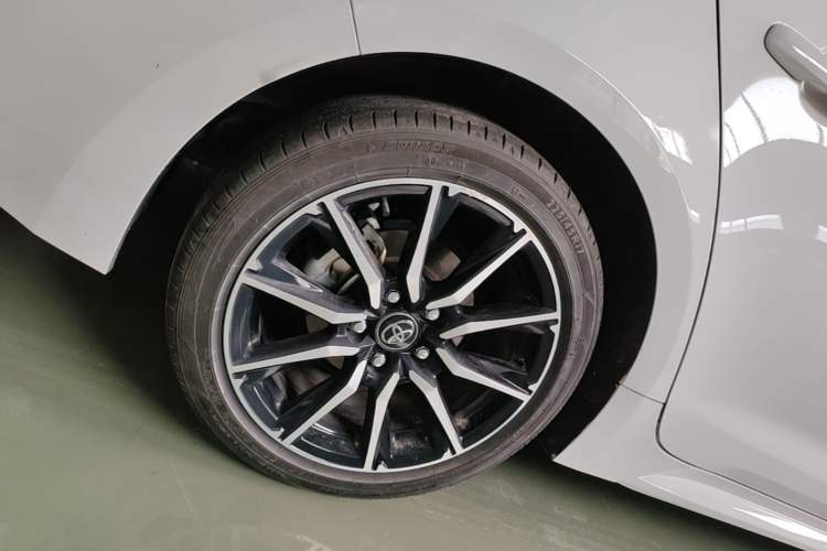 Used Toyota Levin 2023 Smart Electric Hybrid Dual-Engine 1.8L Sport Edition Right Rear Wheel Hub