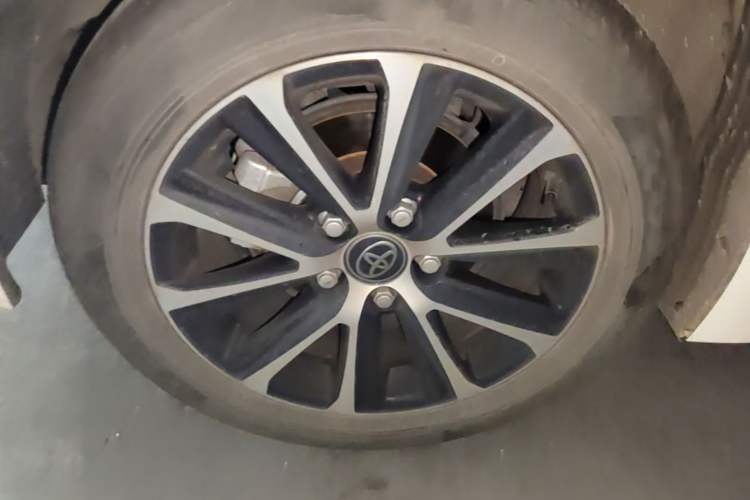 Used Toyota Levin 2023 Smart Electric Hybrid Dual-Engine 1.8L Luxury Edition Right Rear Wheel Hub