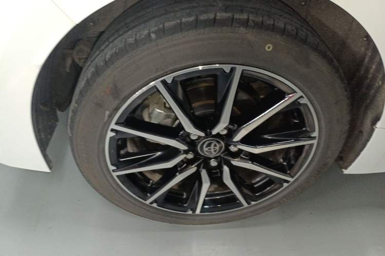 Used Toyota Levin 2023 Smart Electric Hybrid Dual-Engine 1.8L Sport Edition Right Rear Wheel Hub