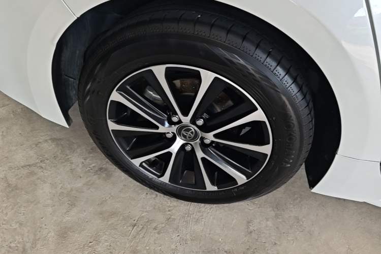 Used Toyota Levin 2023 Smart Electric Hybrid Dual-Engine 1.8L Luxury Edition Right Rear Wheel Hub