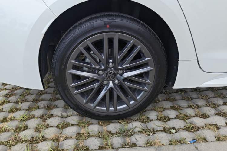 Used Toyota Levin 2023 Revised Version 2.0L Luxury Edition Right Rear Wheel Hub