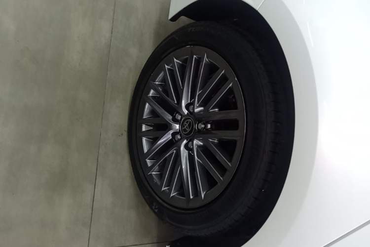 Used Toyota Levin 2023 Revised Version 2.0L Luxury Edition Right Rear Wheel Hub