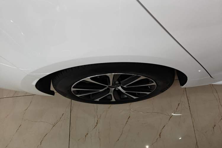 Used Toyota Levin 2023 Smart Electric Hybrid Dual-Engine 1.8L Luxury Edition Right Rear Wheel Hub