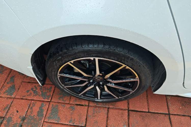 Used Toyota Levin 2023 Smart Electric Hybrid Dual-Engine 1.8L Sport Edition Right Rear Wheel Hub