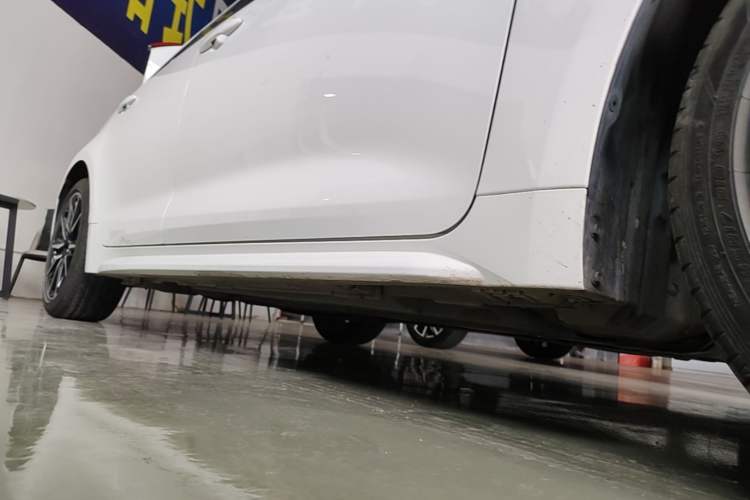 Used Toyota Levin 2023 Smart Electric Hybrid Dual-Engine 1.8L Sport Edition Right Side Sill