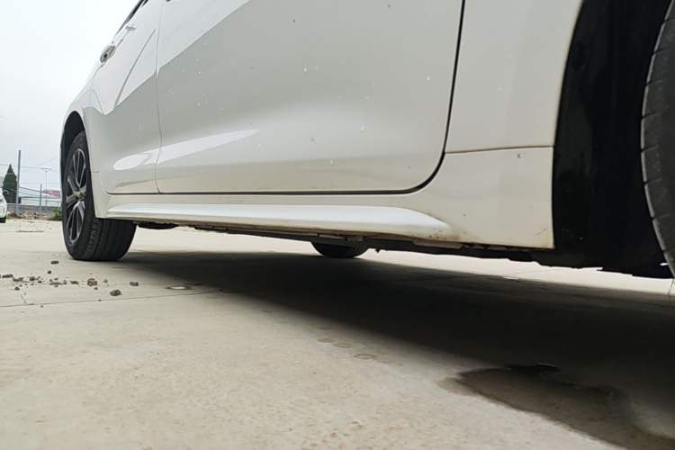 Used Toyota Levin 2023 TNGA 1.5L CVT Progressive Edition Right Side Sill