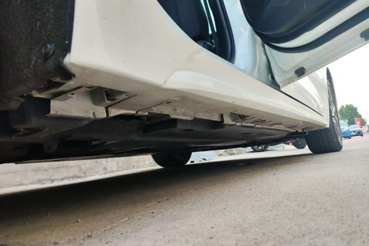 Used Toyota Levin 2023 Smart Electric Hybrid Dual-Engine 1.8L Luxury Edition Right Side Sill