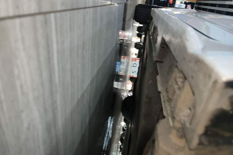 Used Toyota Levin 2023 Smart Electric Hybrid Dual-Engine 1.8L Luxury Edition Right Side Sill