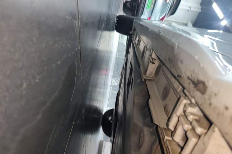 Used Toyota Levin 2023 Smart Electric Hybrid Dual-Engine 1.8L Sport Edition Right Side Sill