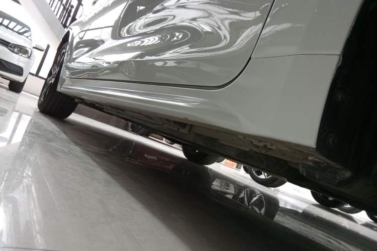 Used Toyota Levin 2023 Smart Electric Hybrid Dual-Engine 1.8L Luxury Edition Right Side Sill