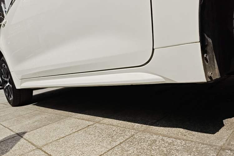 Used Toyota Levin 2023 185T CVT Luxury Edition Right Side Sill