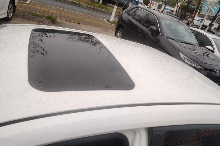 Used Toyota Levin 2023 Smart Electric Hybrid Dual-Engine 1.8L Luxury Edition Roof