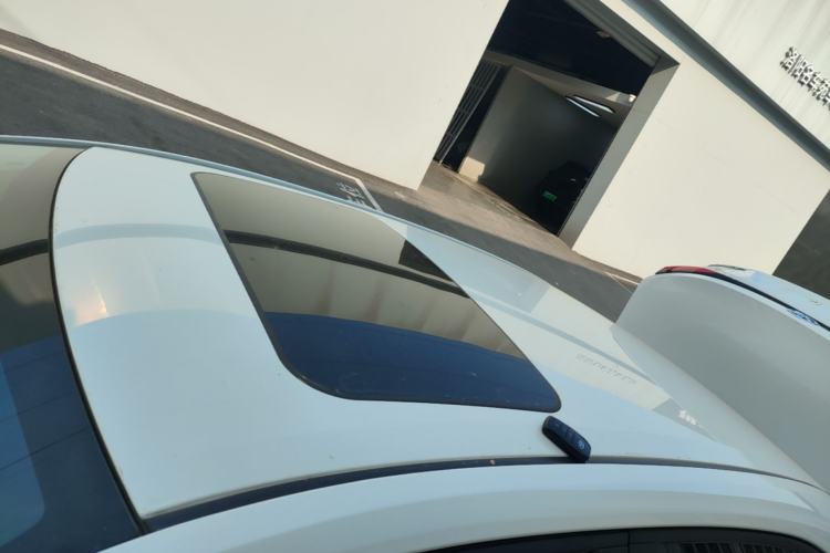 Used Toyota Levin 2023 Smart Electric Hybrid Dual-Engine 1.8L Luxury Edition Roof