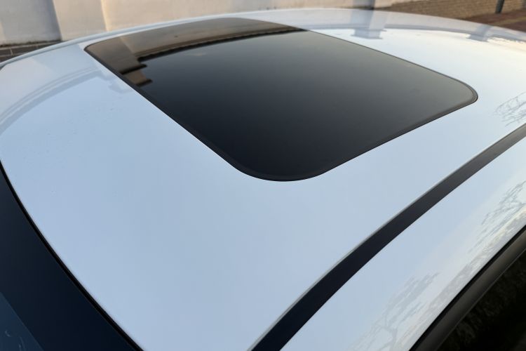 Used Toyota Levin 2023 Smart Electric Hybrid Dual-Engine 1.8L Luxury Edition Roof