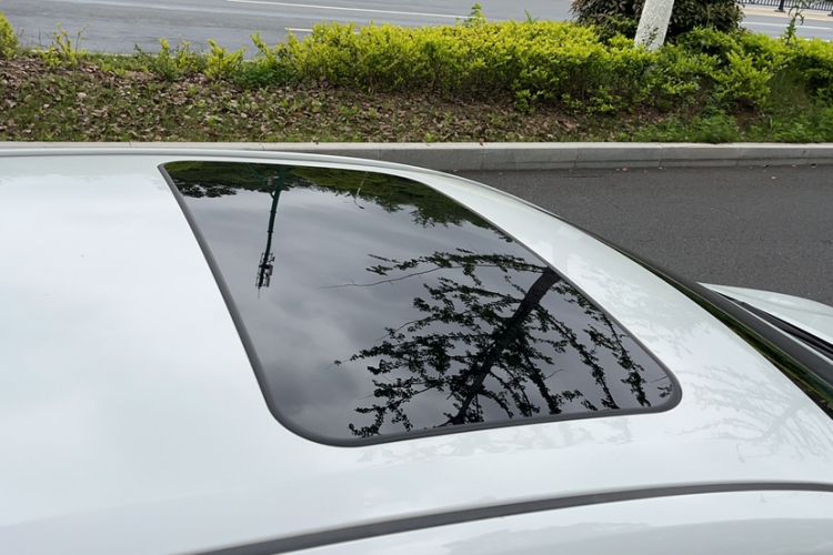 Used Toyota Levin 2023 Smart Electric Hybrid Dual-Engine 1.8L Luxury Edition Roof