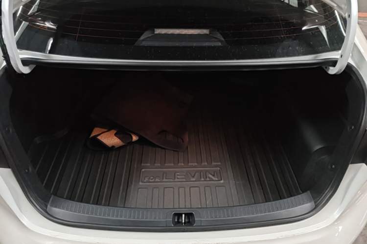 Used Toyota Levin 2023 Dual-Motor 2.0L Leading Edition Trunk