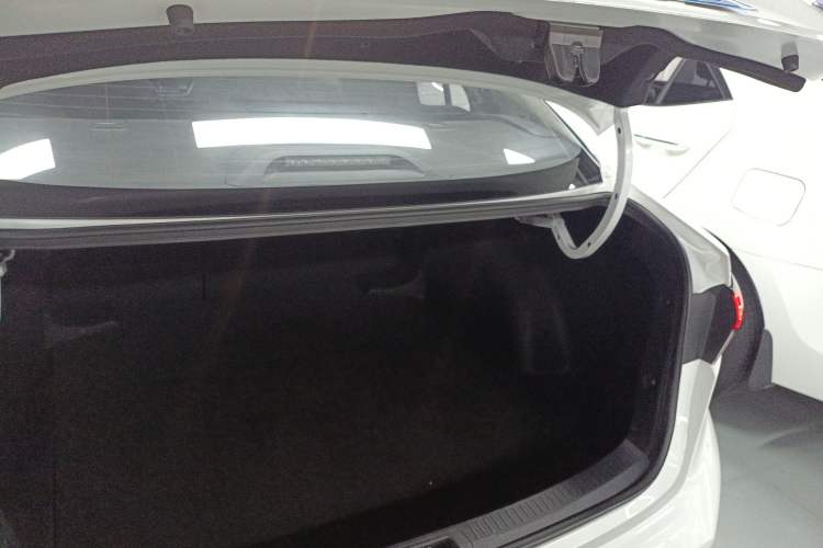 Used Toyota Levin 2023 Smart Electric Hybrid Dual-Engine 1.8L Sport Edition Trunk
