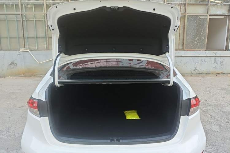 Used Toyota Levin 2023 Smart Electric Hybrid Dual-Engine 1.8L Sport Edition Trunk