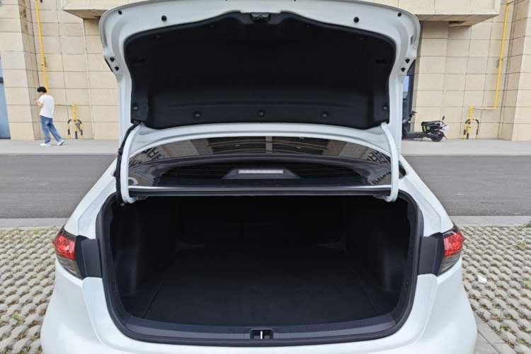 Used Toyota Levin 2023 Revised Version 2.0L Luxury Edition Trunk