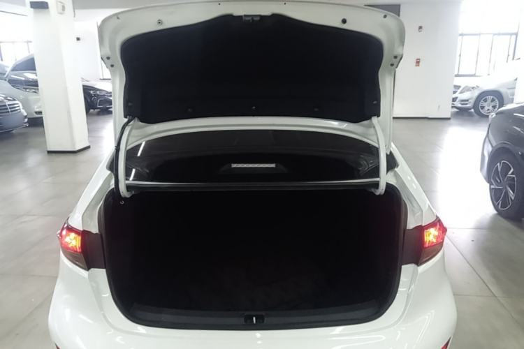 Used Toyota Levin 2023 Revised Version 2.0L Luxury Edition Trunk