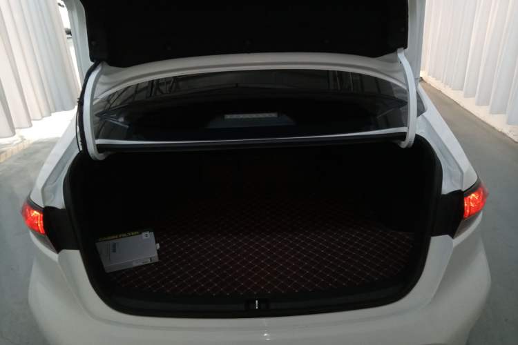 Used Toyota Levin 2023 Smart Electric Hybrid Dual-Engine 1.8L Luxury Edition Trunk