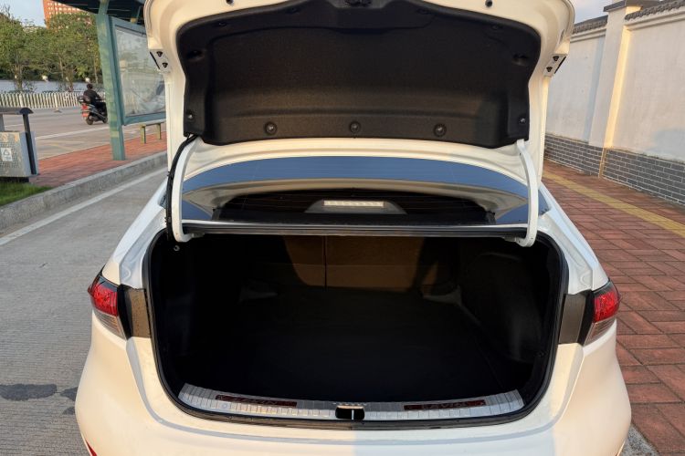 Used Toyota Levin 2023 Smart Electric Hybrid Dual-Engine 1.8L Luxury Edition Trunk