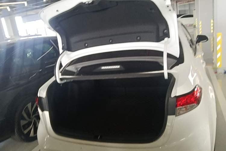 Used Toyota Levin 2023 Smart Electric Hybrid Dual-Engine 1.8L Luxury Edition Trunk