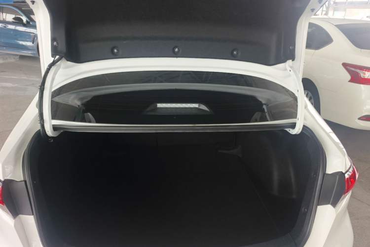 Used Toyota Levin 2023 Smart Electric Hybrid Dual-Engine 1.8L Luxury Edition Trunk