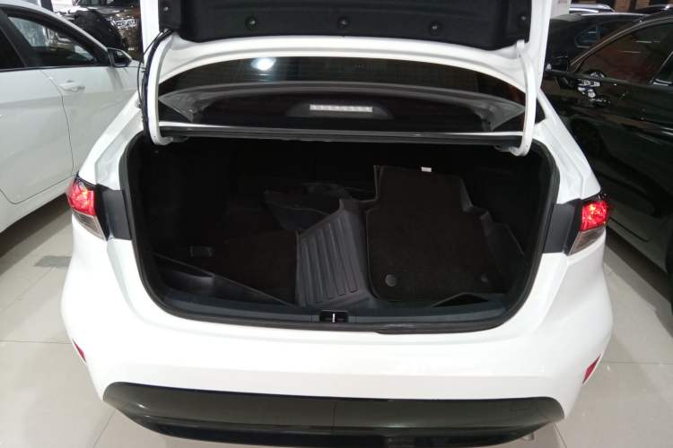 Used Toyota Levin 2023 Smart Electric Hybrid Dual-Engine 1.8L Luxury Edition Trunk