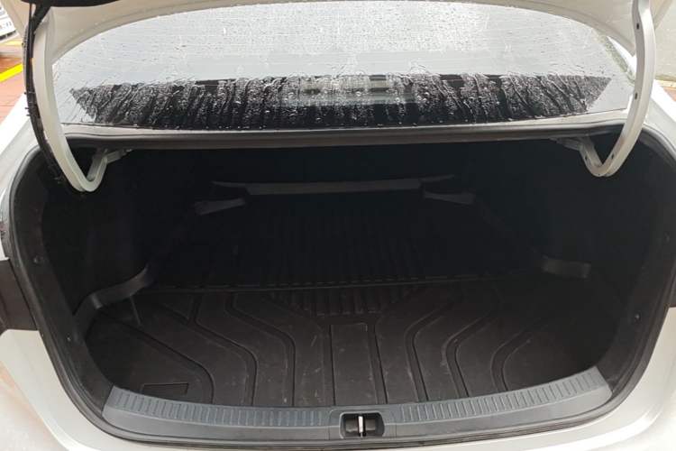Used Toyota Levin 2023 Smart Electric Hybrid Dual-Engine 1.8L Sport Edition Trunk