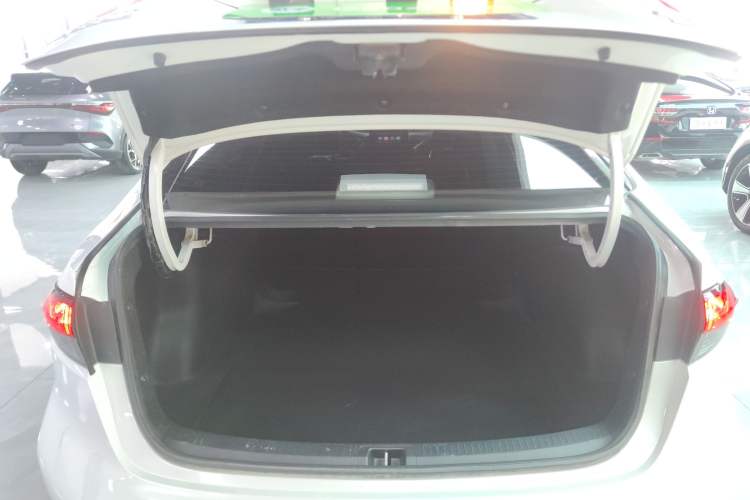 Used Toyota Levin 2023 2.0L Luxury Edition Trunk