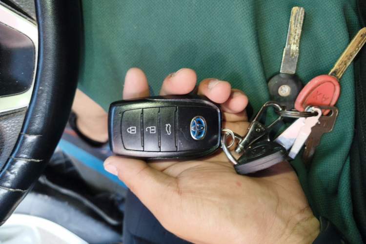 Used Toyota Levin 2023 Smart Electric Hybrid Dual-Engine 1.8L Luxury Edition Vehicle Key