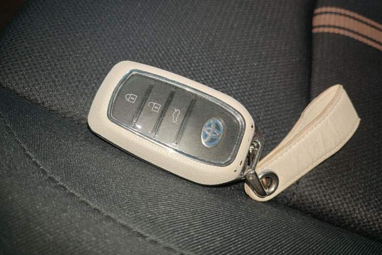 Used Toyota Levin 2023 Smart Electric Hybrid Dual-Engine 1.8L Luxury Edition Vehicle Key